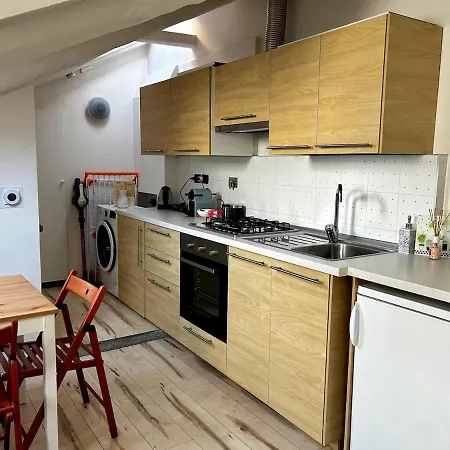 Cozy Loft In Centre 토리노